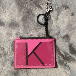 Kendall and Kylie change purse